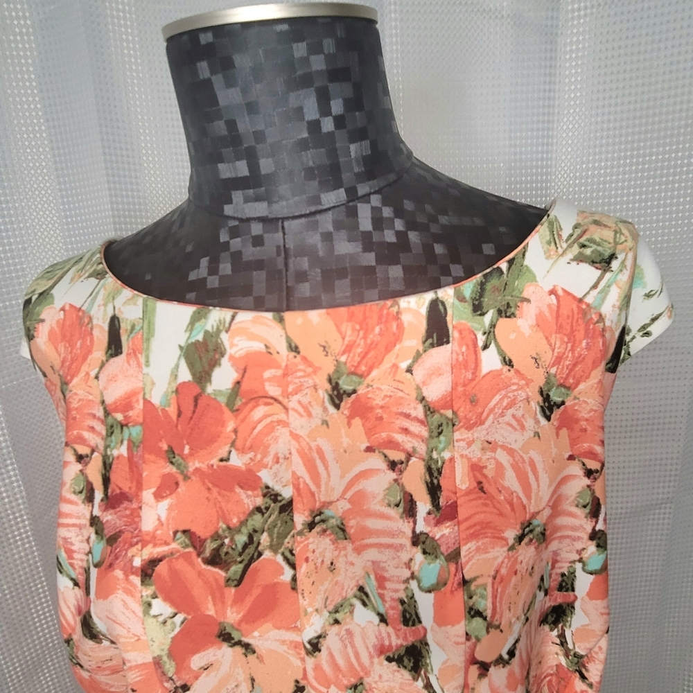 Dress - Picture 4 of 9